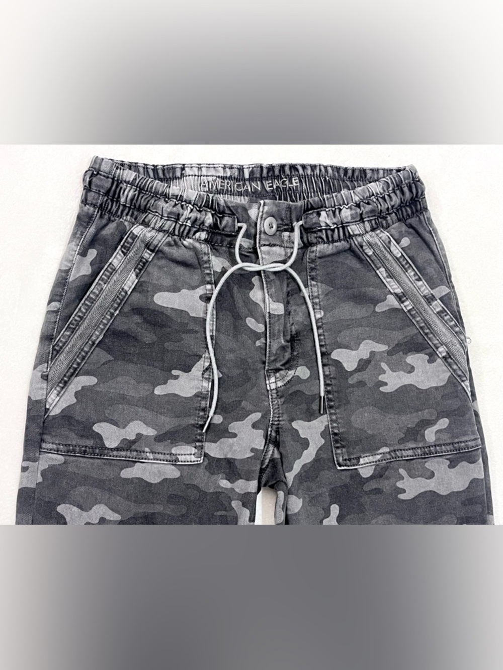 American Eagle Outfitters Gray Camouflage Drawstring Joggers with Pockets - Picture 3 of 16